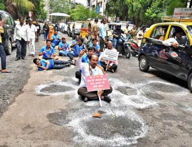 Cong. begins drive to count potholes