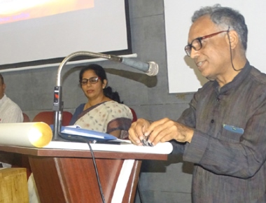 Prof Salil Mishra enlightens minds on 'Gandhi & Indian Nationalism' at SAC
