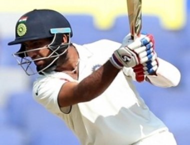 Pujara sustains injury, to bat on Saturday