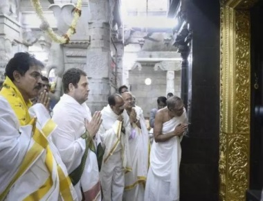 Kumaraswamy terms Rahul Gandhi 'fake devout'