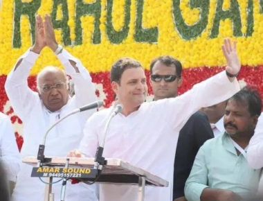 Rahul trains guns on Shah's son to attack Modi on graft