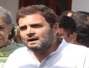 Rahul takes poetic dig at Delhi's smog