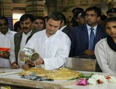 Rahul in Gujarat, visits Somnath temple, meets party leaders