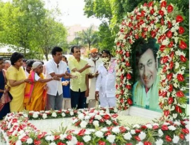 Raj remembered on 12th death anniversary