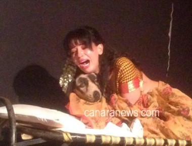 Rozlyn Khan 's Intense Performance as Sugandhi in the Manto Play Makes Everyone Emotional !
