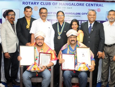 Rotary Vandana Awards presented to popular artistes Devdas Kapikad, Naveen Padil