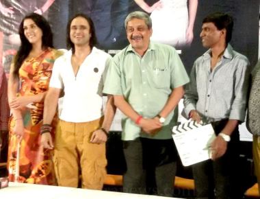 Defence Minister Manohar Parrikar gave the clap to start the shoot of bilingual film B Positive !