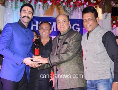 Sandip Soparrkar awarded with “HUMLOG AWARD”