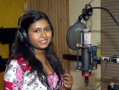 Sanchiti Sakat dubs an Item Song for Marathi film Jidda