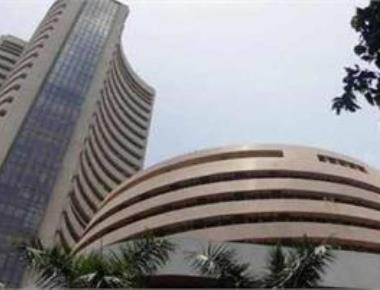Sensex falls over 700 points, lenders slump