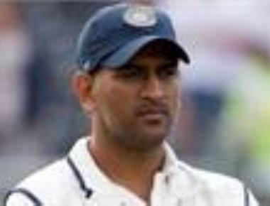  You can't get hit for 3 sixes or boundaries in an over: Dhoni