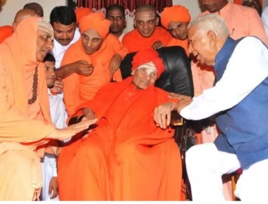 Siddaganga seer undergoes liver stent surgery