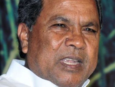 Don't unsettle govt: Rahul to Siddaramaiah