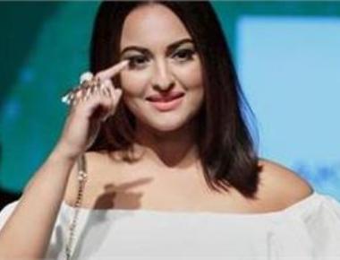Sonakshi to star in big screen adaptation of Pakistani book