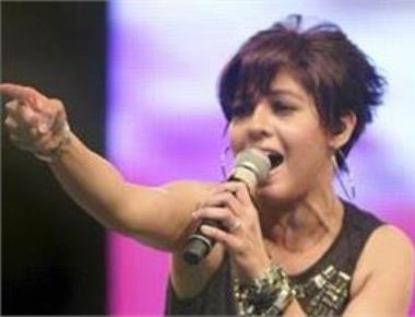 Sunidhi Chauhan set for acting debut