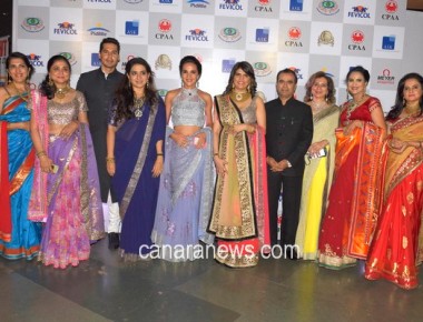   Dr. Sunita Dube, Shabana Azmi, Manisha Koirala walks for Cancer fundraising Event