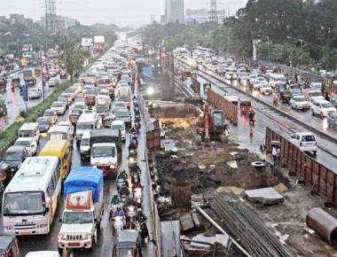  Rush hour woes: Harbour and WR services disrupted
