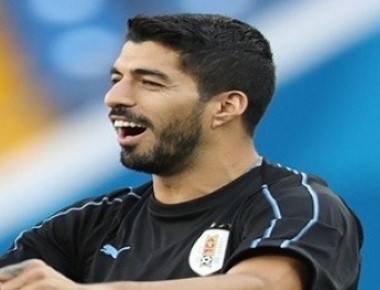 Uruguay beat Saudi Arabia to enter pre-quarters
