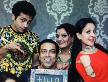 Vindu Dara Singh in Hilarious Comedy play 'Hello Darling! 